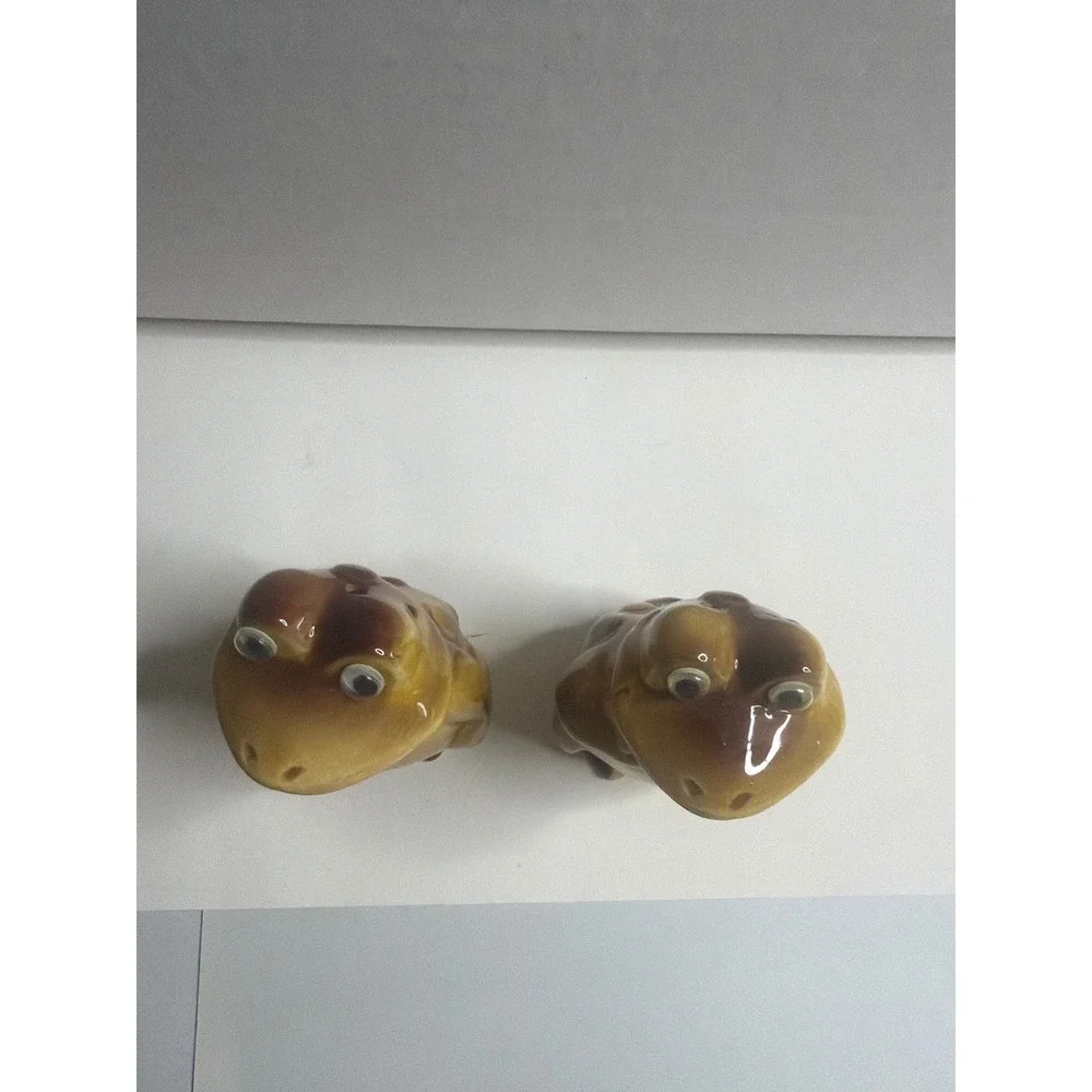 Vintage Alabama Souvenir Frog Salt and Pepper Shakers Ceramic Googly Eyes Brown